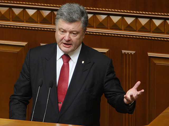Порошенко пообещал подключить ООН для легализации отправки миротворцев на Донбасс