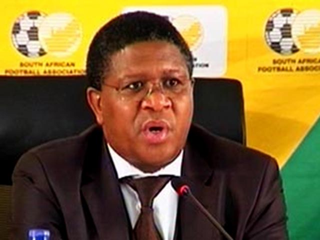 Министр спорта ЮАР опроверг обвинения в даче взятки за право проведения страной Чемпионата мира по футболу