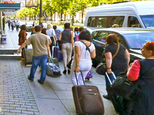 Выездной турпоток, то есть поездки россиян за границу, в I квартале текущего года сократился на 40%