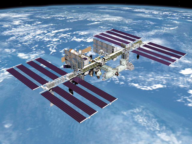 Международной космической станции (МКС), орбиту которой приходится время от времени корректировать из-за угрозы столкновения с обломками аппаратов, незапланированно сменила положение