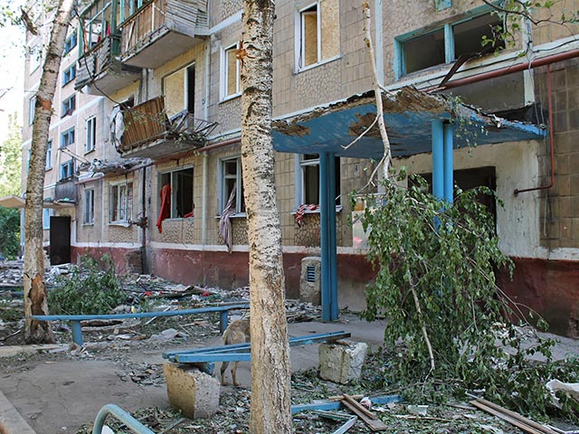 Съемочная группа РЕН ТВ попала под обстрел в Донецке, говорится в сообщении на сайте сайте телеканала