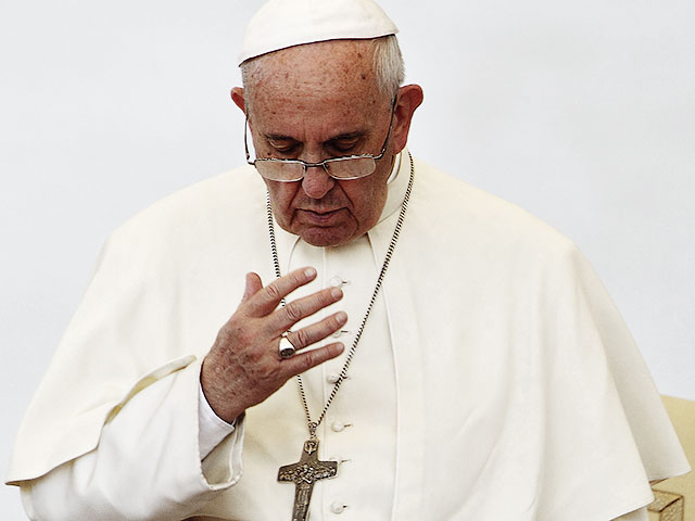 Папа Франциск на фоне секс-скандала в США принял отставку местного архиепископа