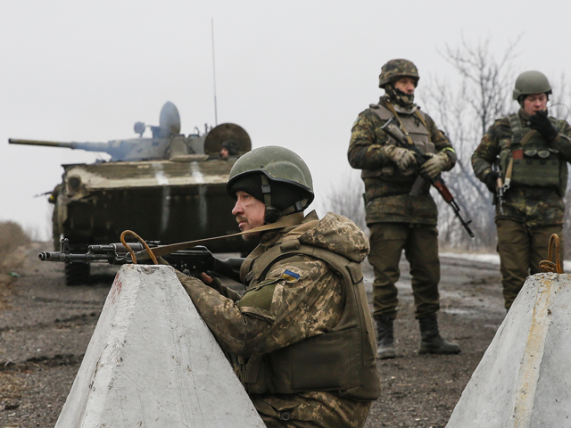 Вильнюс может начать поставлять оружие Киеву. С таким заявлением выступил посол Литвы на Украине Марюс Януконис. По его словам, "некоторые шаги уже сделаны".
