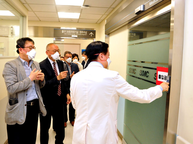 Компания Samsung извинилась за вспышку вируса MERS в своей больнице. Число зараженных продолжает расти