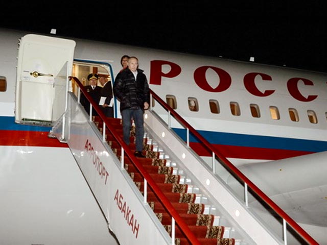 Путин прибыл в Хакасию с обещанной инспекцией - чтобы проверить ход строительства домов для погорельцев 