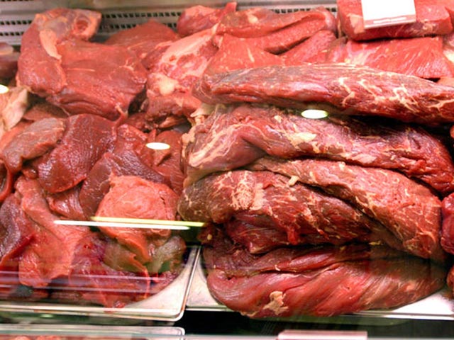 Россия продолжает сокращать импорт мяса
