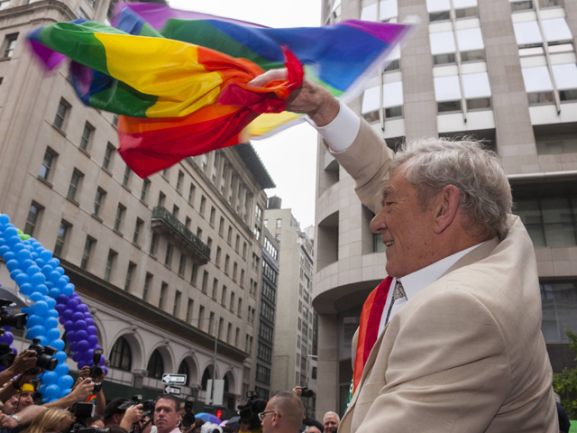 26 июня 2015 года Верховный суд США объявил, что однополые пары имеют конституционное право на заключение брака в любом штате страны