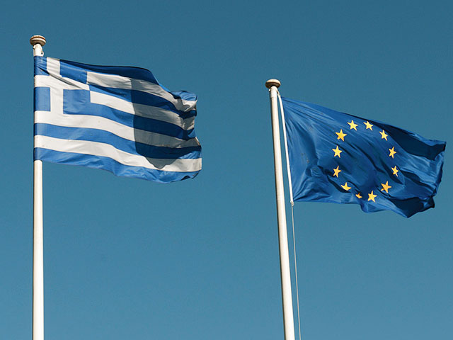 Сегодня истекает срок действия второй кредитной программы международных кредиторов для Греции. Страна может допустить дефолт, спровоцировав ЕЦБ на следующий шаг: вето на дальнейшее кредитование Греции