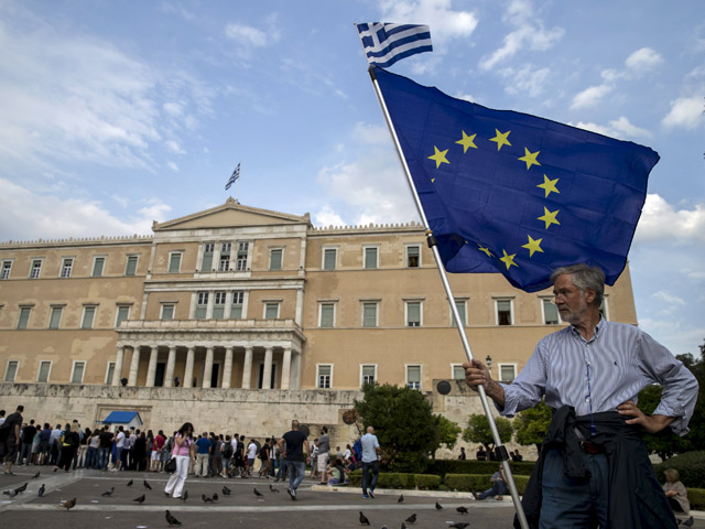 Греция не выплатила в срок свой долг МВФ, программа помощи прекращена