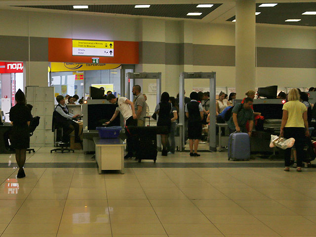 VIP-пассажиры российских аэропортов по распоряжению ФСБ будут стоять в общих очередях