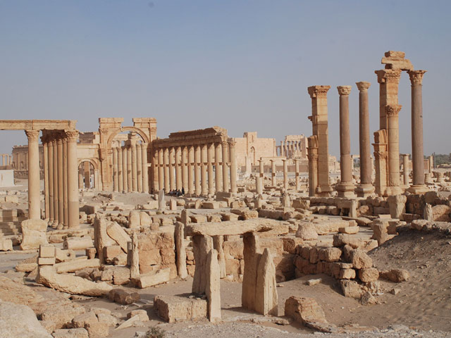 "Исламское государство" обнародовало фотографии уничтожения статуй Пальмиры