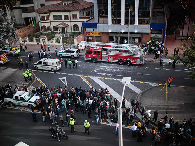 По меньшей мере семь человек пострадали от двух взрывов в столице Колумбии