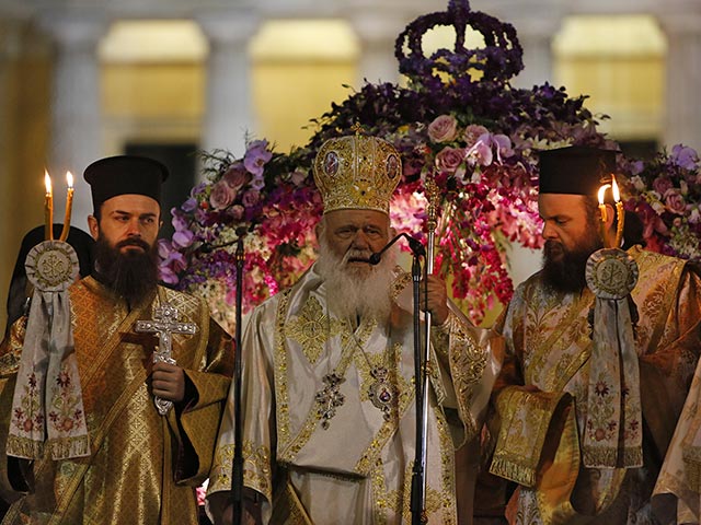 Греки критикуют призыв главы Элладской православной церкви проголосовать "за Европу"
