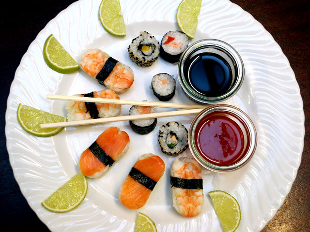 В Японии выпустили англоязычную версию правил поедания суши, китайцы решили, что это - для них