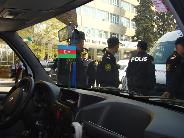 По факту взрыва возбуждено уголовное дело по статье 223.2 УК Азербайджана (Нарушение правил безопасности на взрывоопасных объектах, повлекшее по неосторожности смерть человека или иные тяжкие последствия)