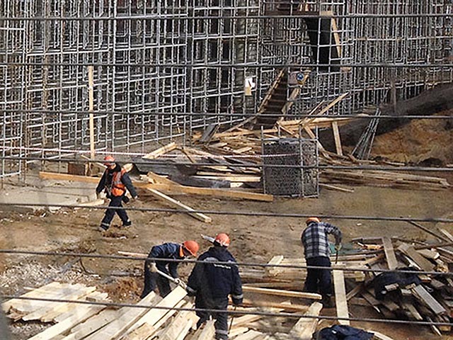 На начало июля сильнее всего в России требовались строители: в общероссийской базе вакансий интернет-портала Роструда представлено 28,2 тыс. вакансий каменщиков и 22,7 тыс. - бетонщиков