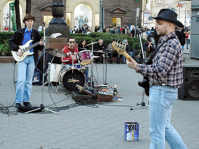 Уличных музыкантов в Москве могут обязать получать патенты