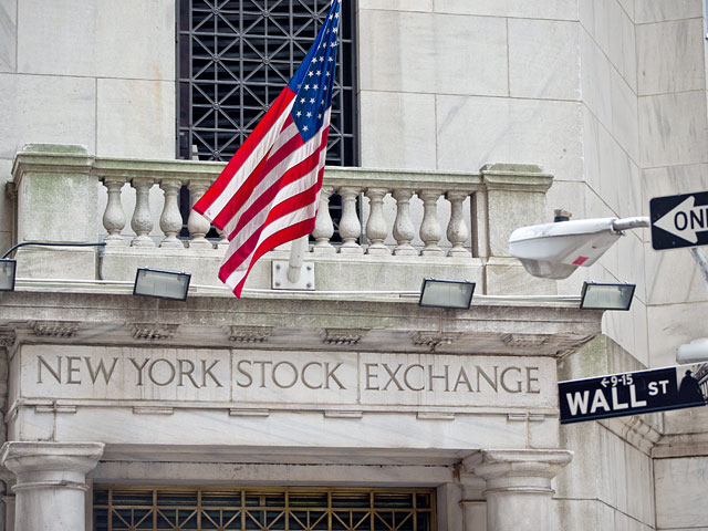 Фондовая биржа в Нью-Йорке приостановила торговлю всеми ценными бумагами