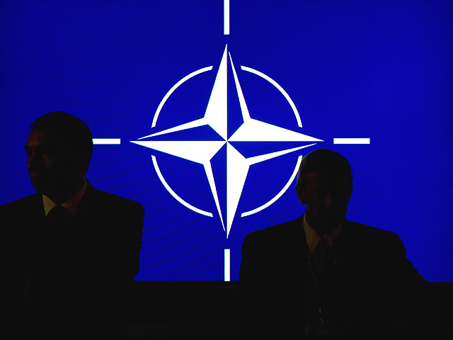 В НАТО не исключают того, что Греция, у которой есть доступ к засекреченным документам северо-атлантического альянса, "делится" сведениями с Кремлем