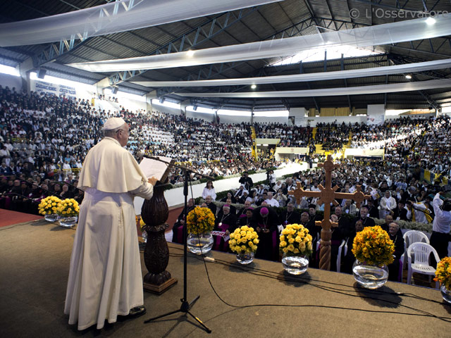 Папа Франциск в Боливии принял участие в национальном евхаристическом конгрессе и всемирной встрече народных движений