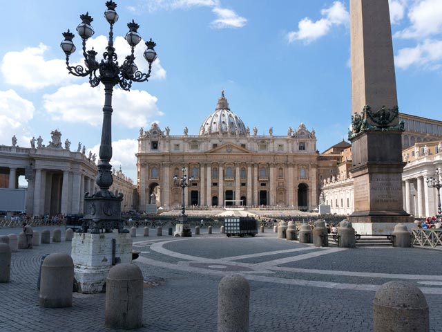 В Ватикане начинается первый суд над обвиненным в педофилии священником