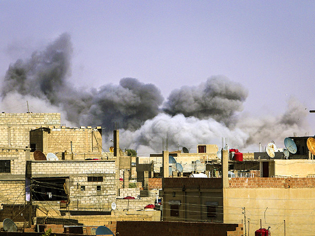 Сирийские войска ведут наступление на захваченный боевиками "Исламского государства" древний город Пальмира в 240 км от столицы страны Дамаска