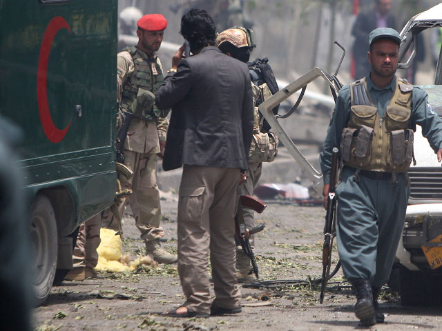 Количество погибших при взрыве у военной базы в Афганистане возросло до 33 человек