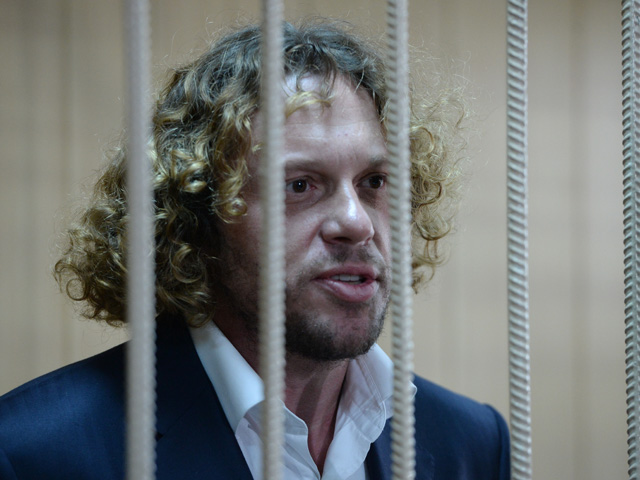 Бизнесмен Сергей Полонский, арестованный по обвинению в мошенничестве, заявил о намерении сыграть свадьбу со своей невестой Ольгой Дерипаской
