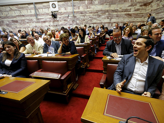 Члены Центрального комитета находящейся у власти в Греции партии СИРИЗА отвергли предлагаемый правительством план радикальных реформ