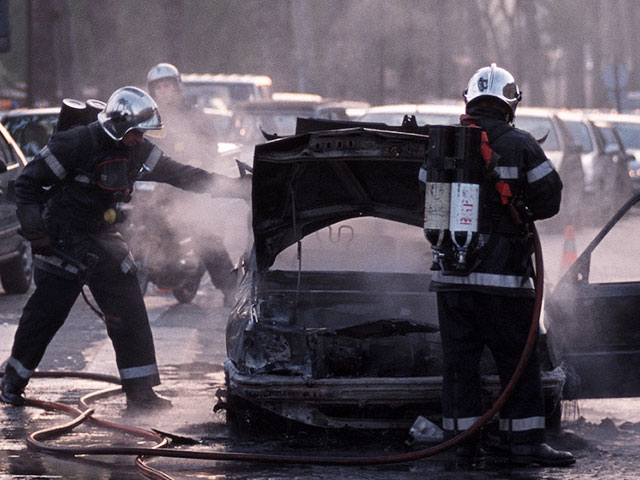 Во Франции во время празднования Дня взятия Бастилии сожгли "всего" 700 машин