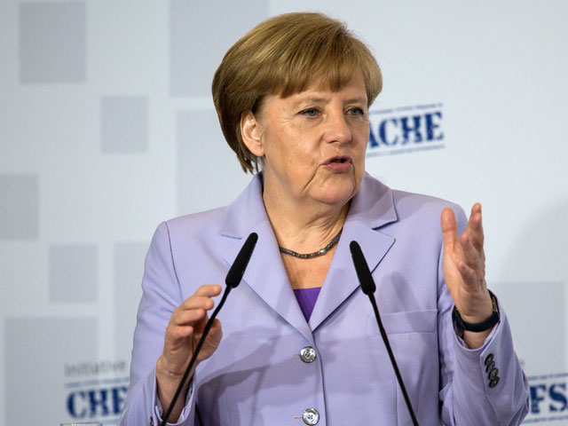 Организаторы встречи канцлера ФРГ Ангелы Меркель со школьниками, во время которой глава немецкого правительства довела шестиклассницу-беженку до слез, попытались утаить неприятный инцидент