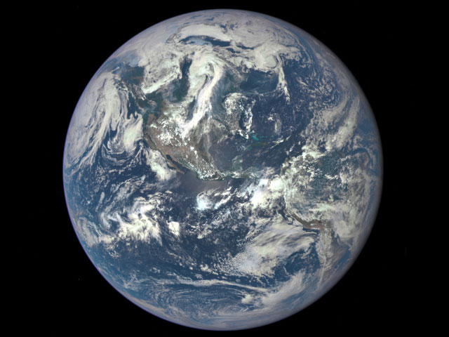 Спутник NASA сделал "эпическую" сверхчеткую фотографию Земли