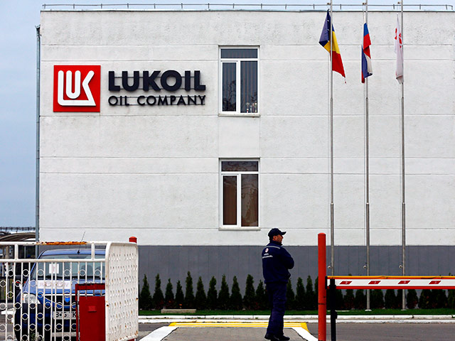 Китайская China Peace Petroleum Group предложила "Лукойлу" обсудить возможность продажи ей НПЗ "Лукойла" в Плоешти
