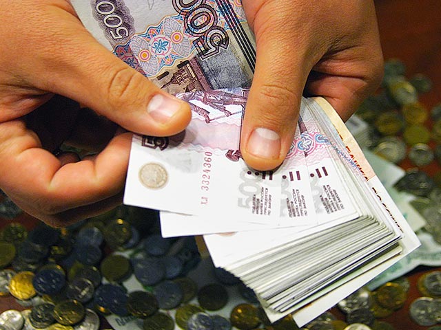 Большинство россиян продолжают хранить сбережения в наличных