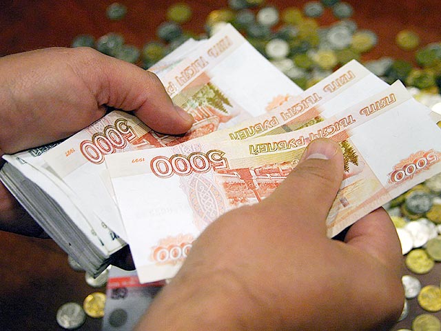 Количество физлиц, задекларировавших в 2014 году доходы свыше 1 млрд рублей, выросло на 5,8% - с 292 до 309 человек
