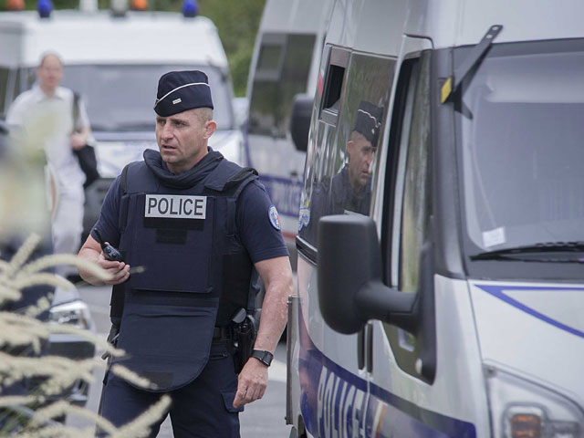 В пятницу французские власти выдают российским силовикам гражданина РФ Владимира Кутева, который признан виновным в убийстве почти двадцатилетней давности