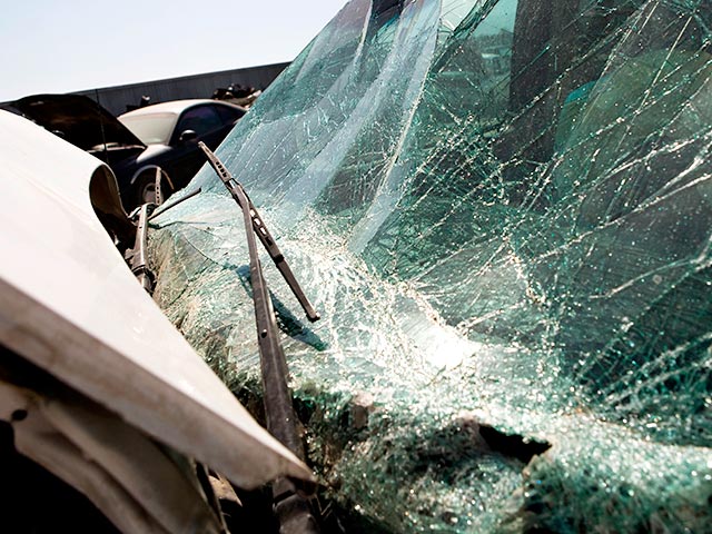 В Казахстане в ДТП попал легковой автомобиль, водитель которого перевозил сразу девять человек