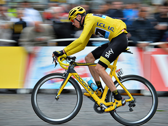 Британский велогонщик команды Sky Крис Фрум во второй раз в карьере победил в генеральной классификации на "Тур де Франс"