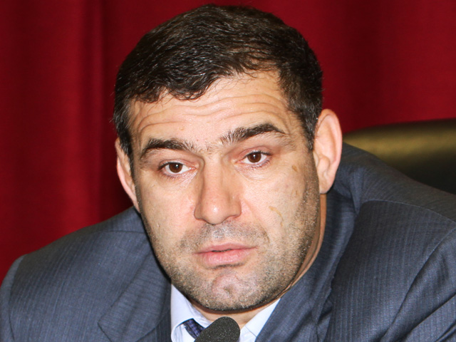 В Дагестане силовики заблокировали частный дом руководителя Пенсионного фонда региона Сагида Муртазалиева