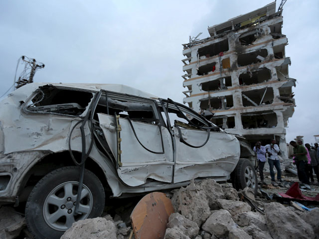 Теракт в столице Сомали - городе Могадишо, унесший жизни 15 человек, совершил смертник, имеющий гражданство и Сомали, и Германии