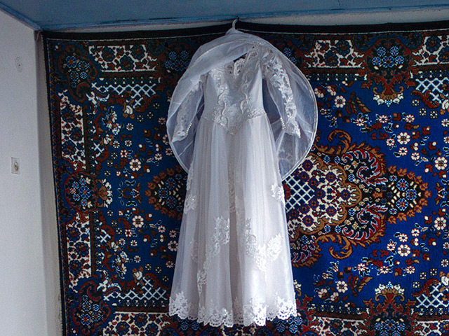 В Таджикистане - стране, где более четверти граждан находятся за границей, набирают популярность онлайн-свадьбы