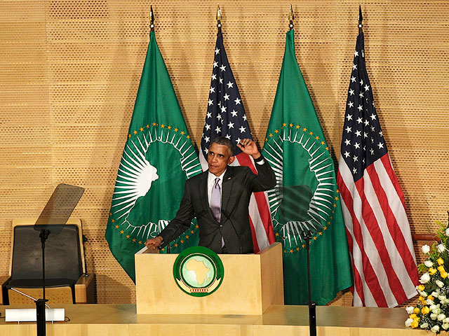 Президент США Барак Обама, завершивший свой пятидневный визит в Африку, напоследок раскритиковал лидеров африканских государств, цепляющихся за власть, и пошутил на тему своих собственных шансов переизбраться на третий срок