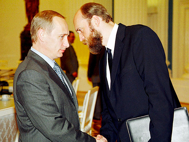 Сергей Пугачев в первом интервью после побега из Лондона рассказал о богатстве Путина и причинах своей ссоры с ним Сергей Пугачев в первом интервью после побега из Лондона рассказал о богатстве Путина и причинах своей ссоры с ним