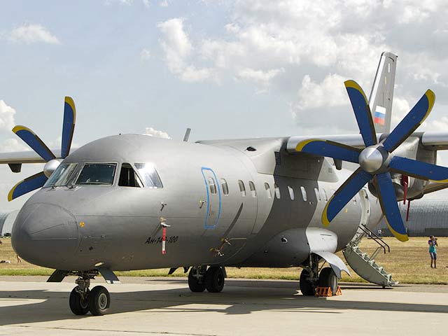 Самарская компания "Авиакор - авиационный завод" заявила о приостановлении программы выпуска самолетов Ан-140 из-за санкций Украины
