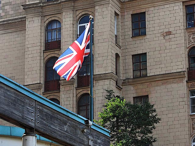 Российское посольство в Великобритании предупредило сограждан: наличие действующей визы не является гарантией того, что у властей не возникнет дополнительных вопросов по прибытии в страну