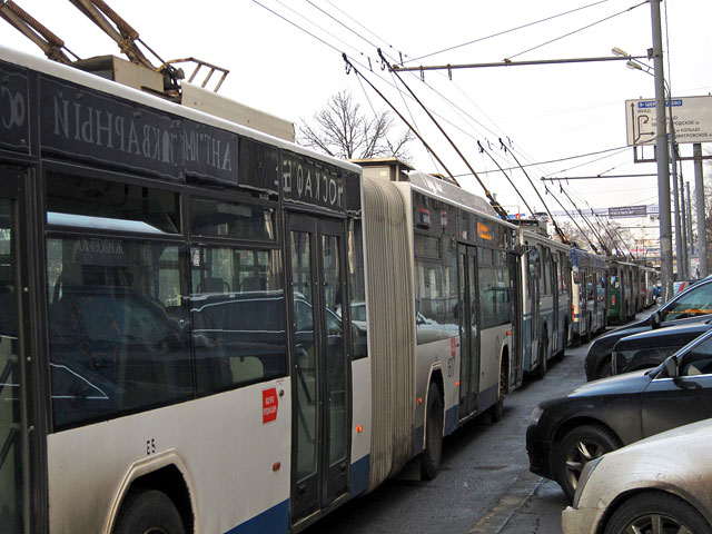 Сбой электроснабжения в центре Москвы стал причиной задержек столичных троллейбусов