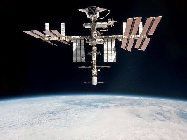 Радиолюбитель из английского города Коулфорд смог настроиться на частоту передатчика Международной космической станции и пообщаться с американским астронавтом