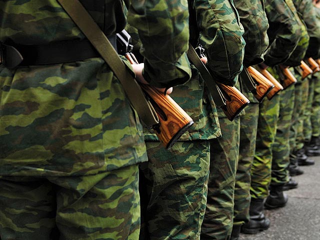 Правительство РФ внесло в Госдуму законопроекта по вопросам прохождения военной службы, который, помимо прочего, смягчает наказание для коррупционеров в армии