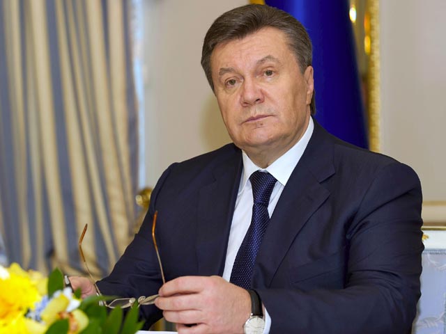 Экс-президент Украины Виктор Янукович во вторник, 11 августа, отказался прийти на допрос в Генеральную прокуратуру страны по уважительной причине - из-за угрозы его жизни
