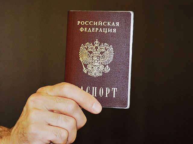 Российские власти не намерены вводить российские паспорта на территории самопровозглашенных Донецкой и Луганской народных республик (ДНР и ЛНР)